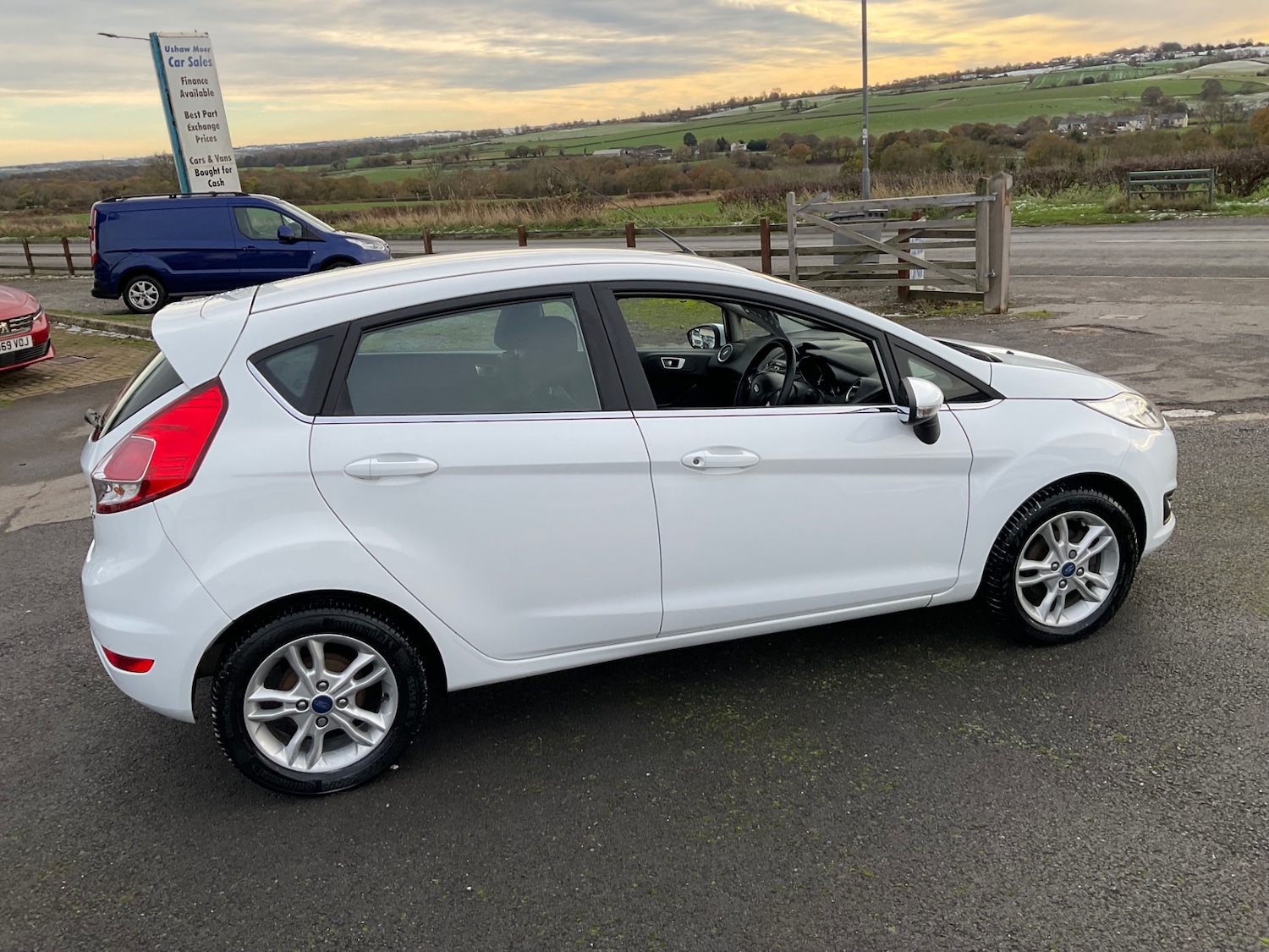 Used Ford Fiesta 2015 for sale - 76663631: Photo 2