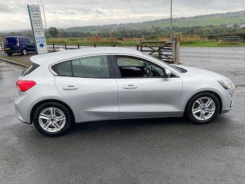 Used Ford Focus 2019 for sale - 76127991: Photo 2