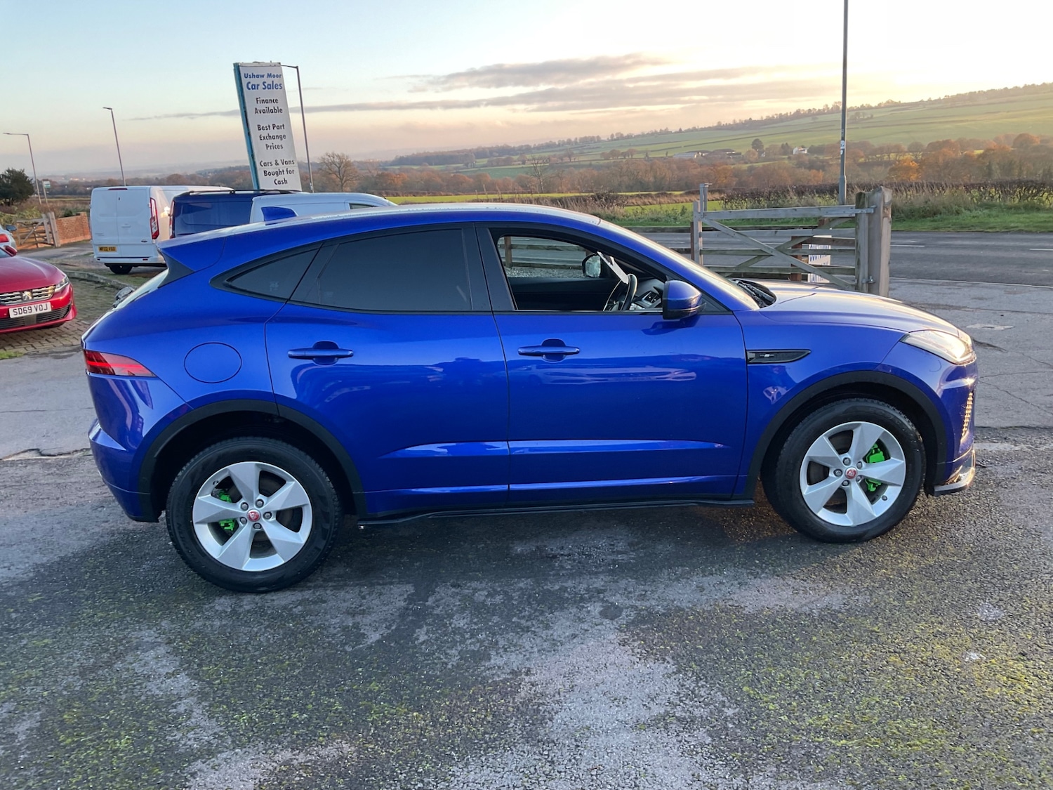 Used Jaguar E-Pace 2018 for sale - 76794979: Photo 2