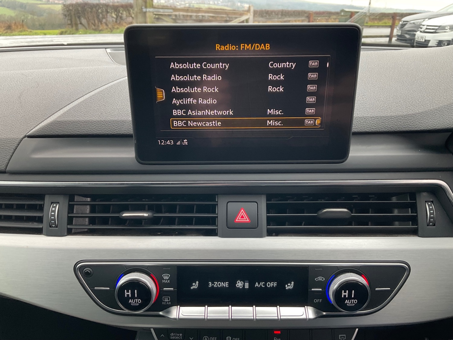 Used Audi A4 2017 for sale - 77234200: Photo 12