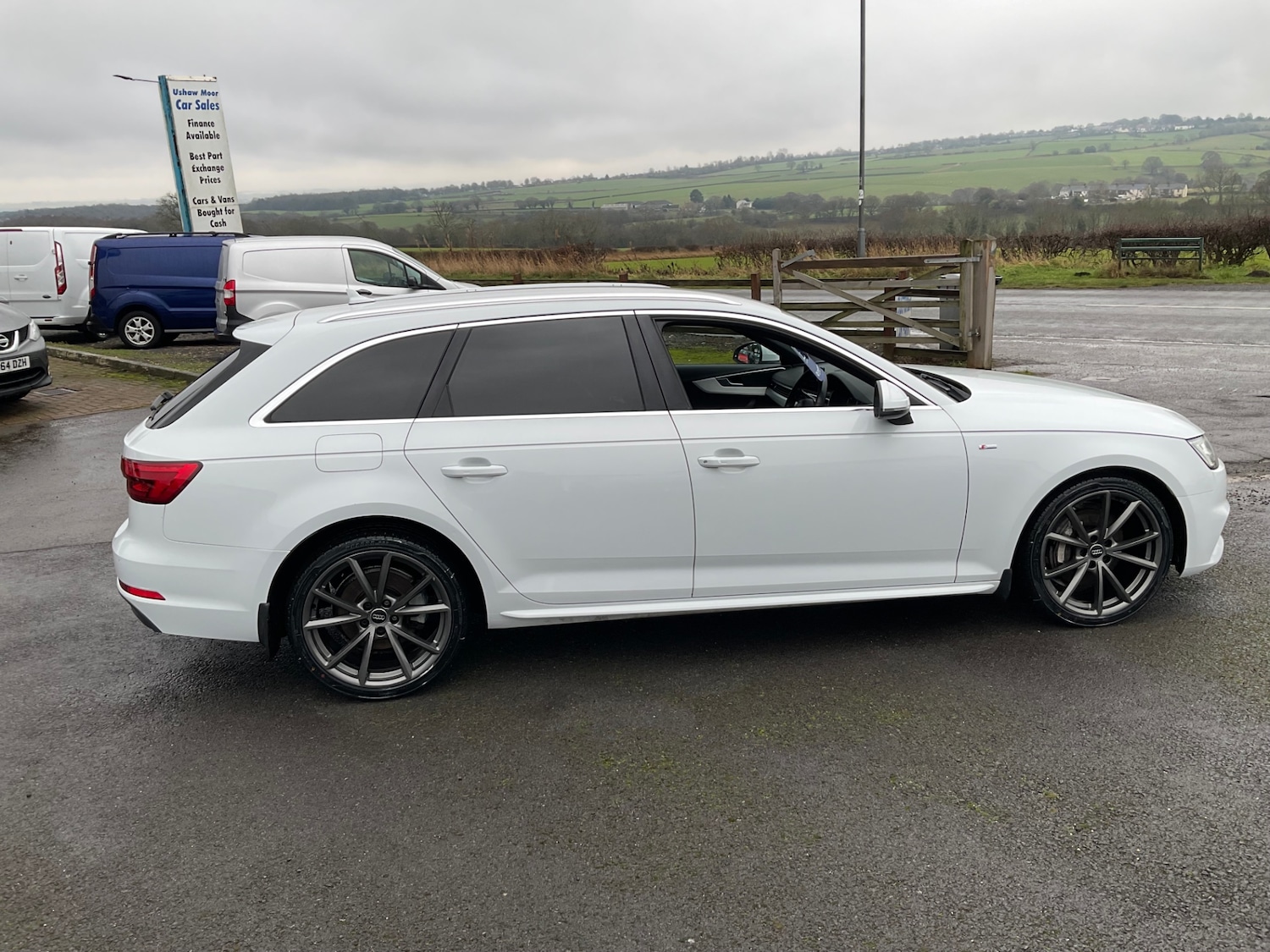 Used Audi A4 2017 for sale - 77234200: Photo 2