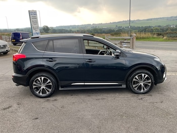 Used Toyota RAV4 2015 for sale - 76100931: Photo 2