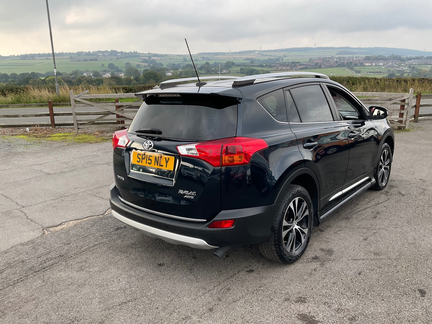 Used Toyota RAV4 2015 for sale - 76100931: Photo 3