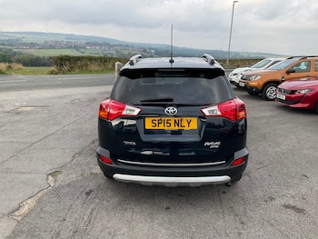 Used Toyota RAV4 2015 for sale - 76100931: Photo 4