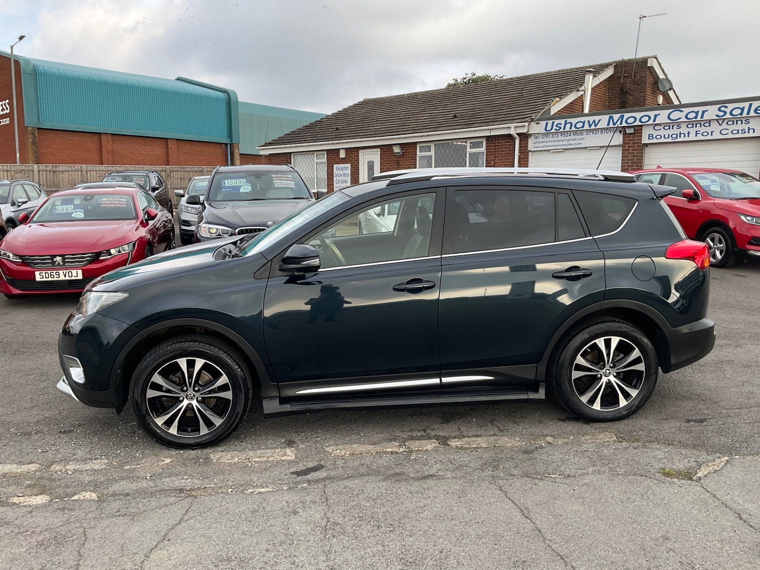 Used Toyota RAV4 2015 for sale - 76100931: Photo 5