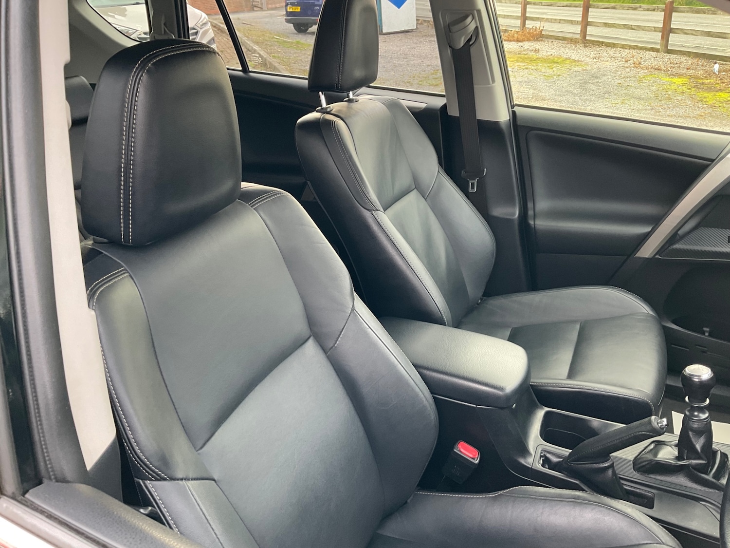 Used Toyota RAV4 2015 for sale - 76100931: Photo 7