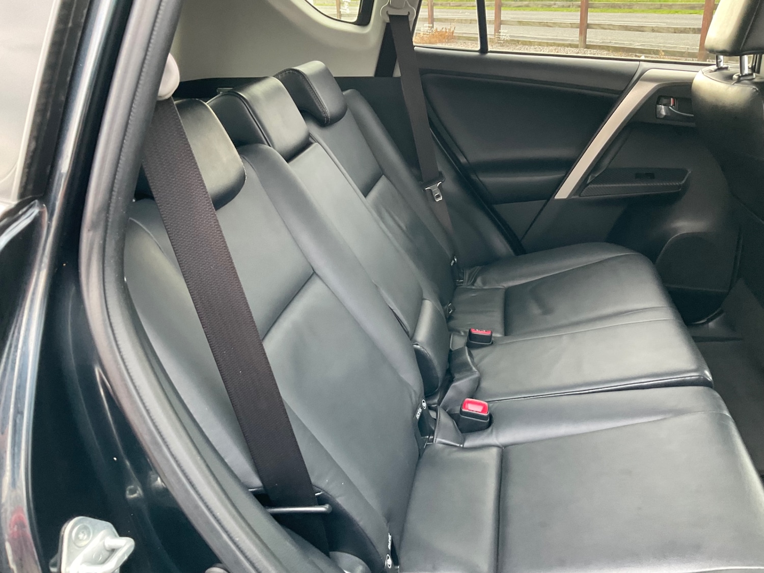 Used Toyota RAV4 2015 for sale - 76100931: Photo 8