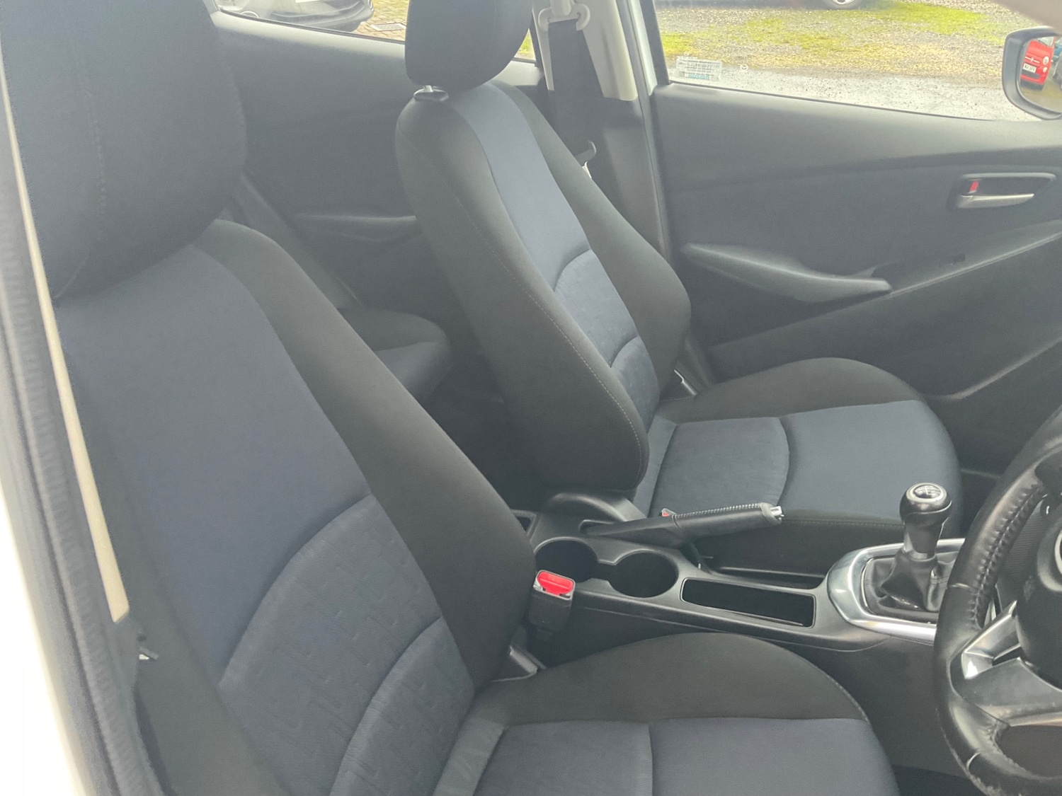 Used Mazda Mazda2 2016 for sale - 77247613: Photo 9