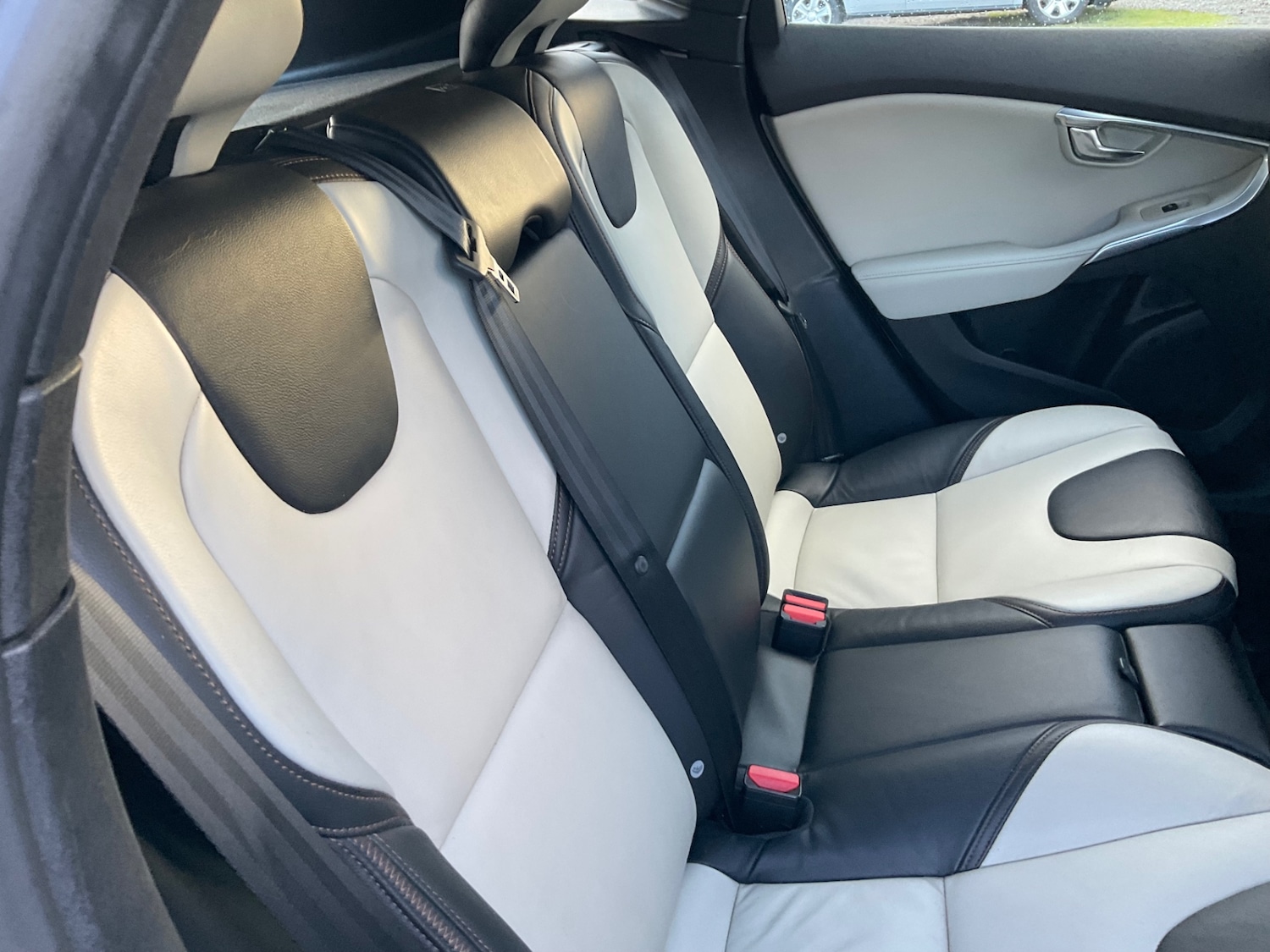 Used Volvo V40 2018 for sale - 77168786: Photo 11