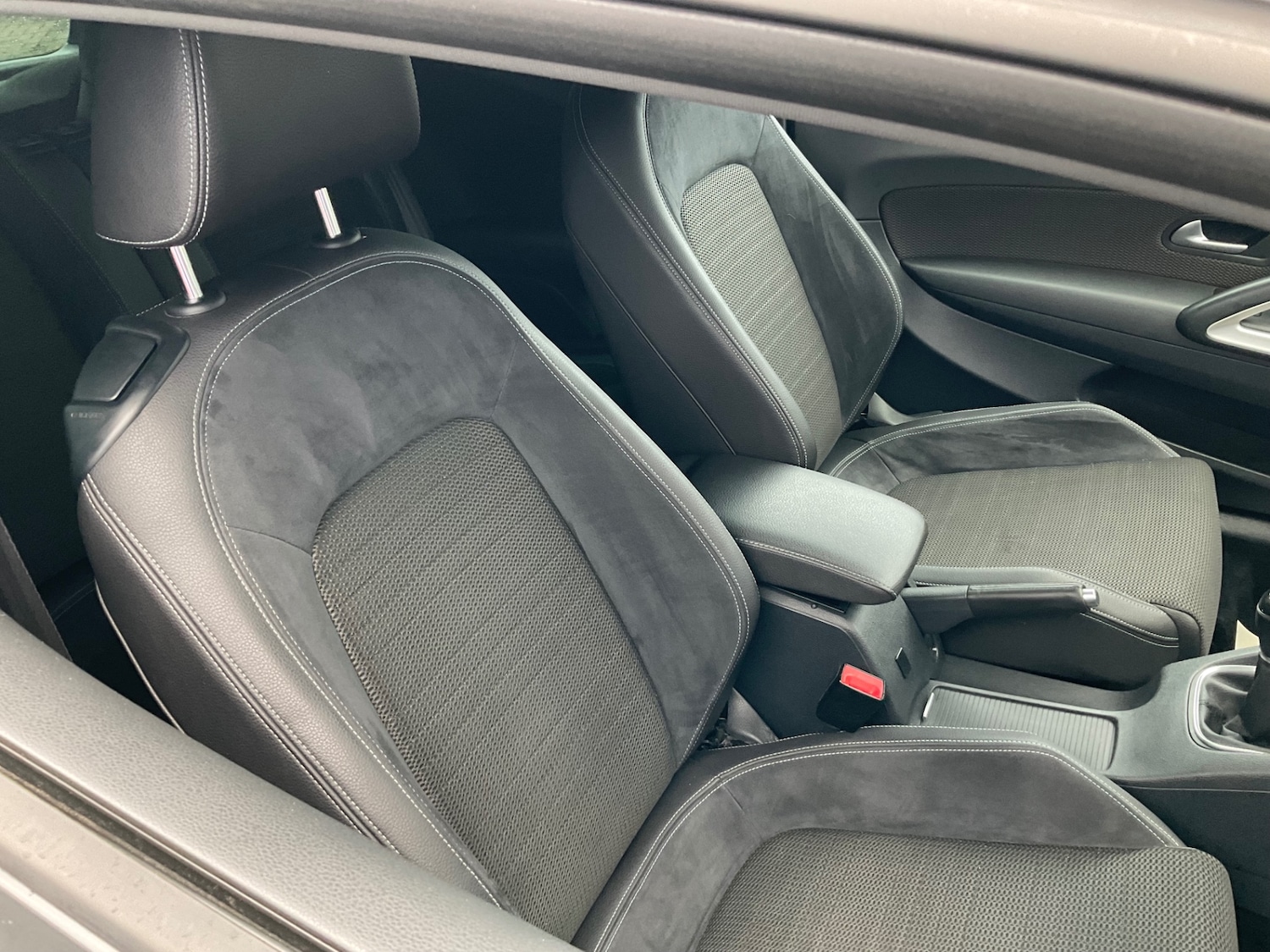 Used Volkswagen Scirocco 2015 for sale - 76504621: Photo 9