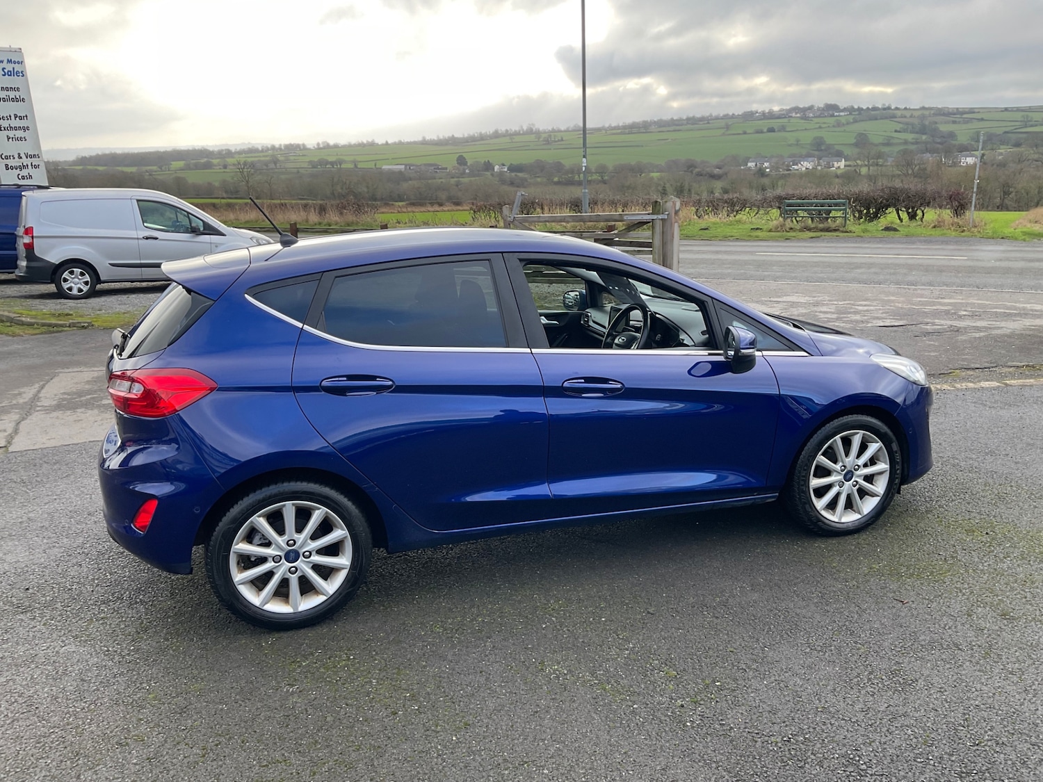 Used Ford Fiesta 2017 for sale - 77392203: Photo 2
