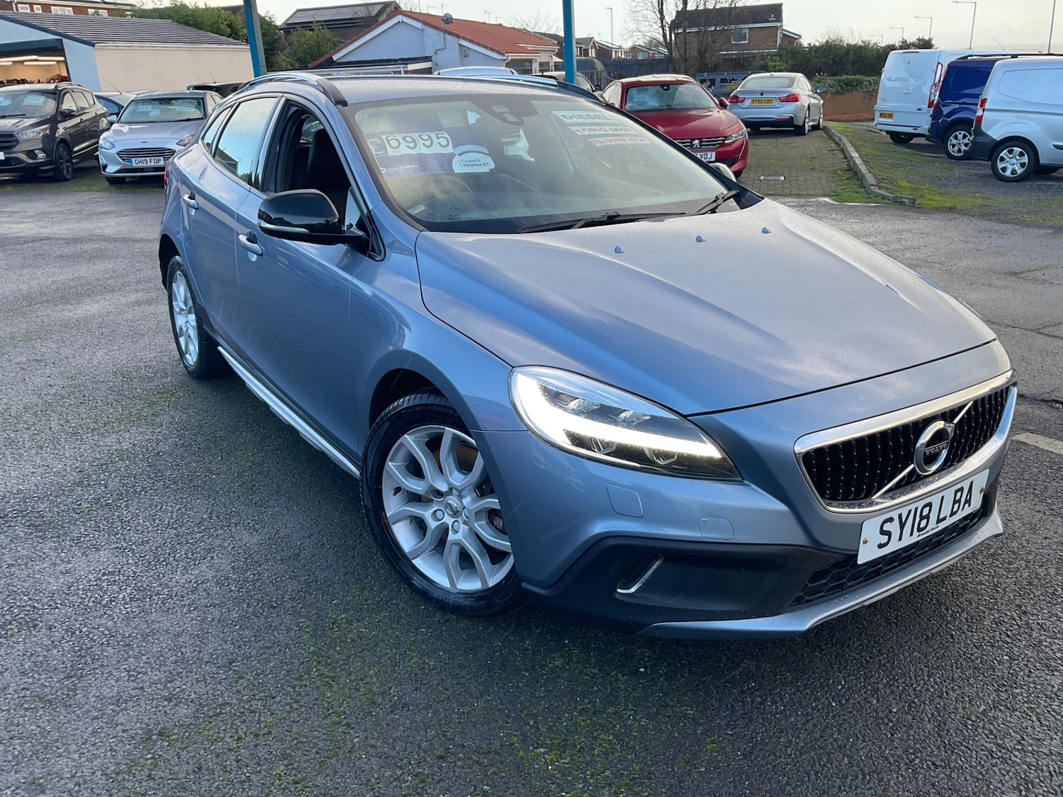 Used Volvo V40 2018 for sale - 77003399: Photo 1