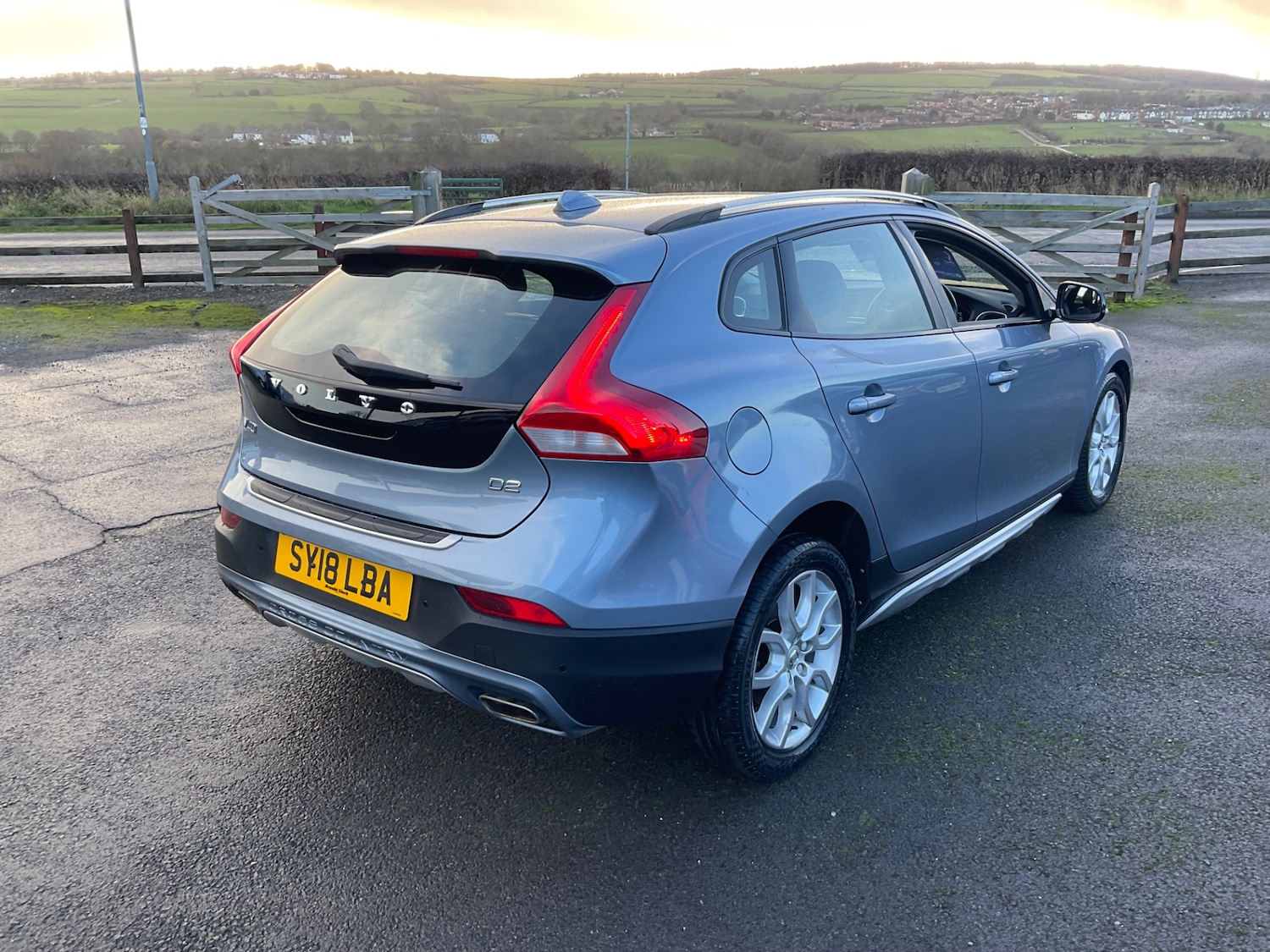 Used Volvo V40 2018 for sale - 77003399: Photo 3