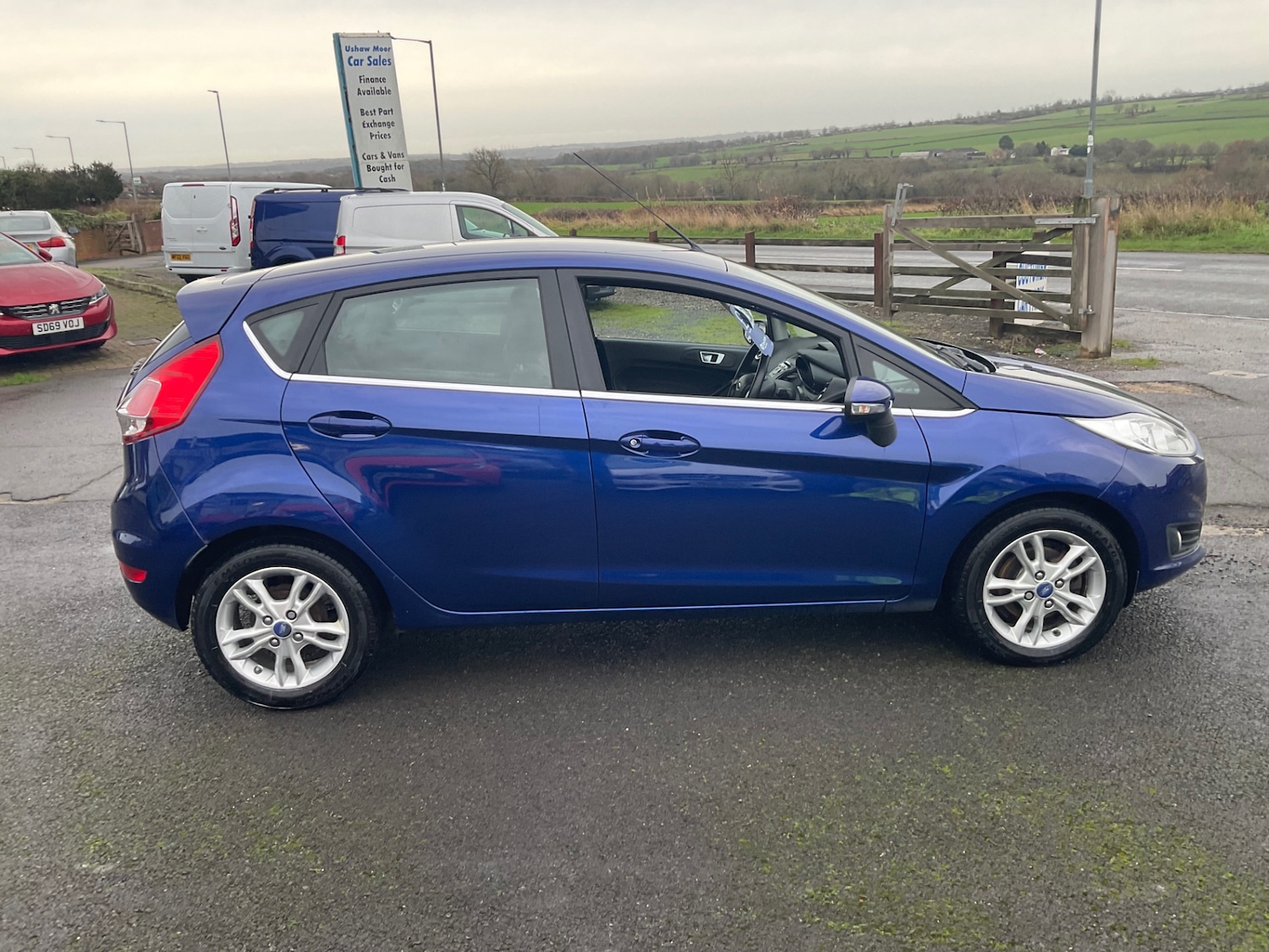 Used Ford Fiesta 2015 for sale - 76979350: Photo 2