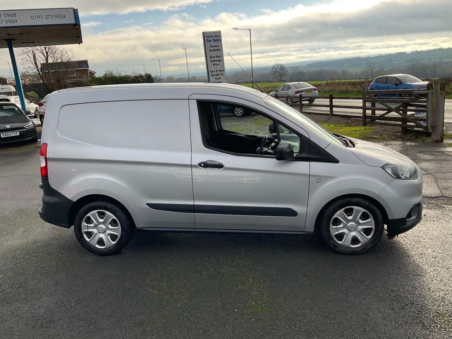 Used Ford Transit Courier 2019 for sale - 76662873: Photo 2
