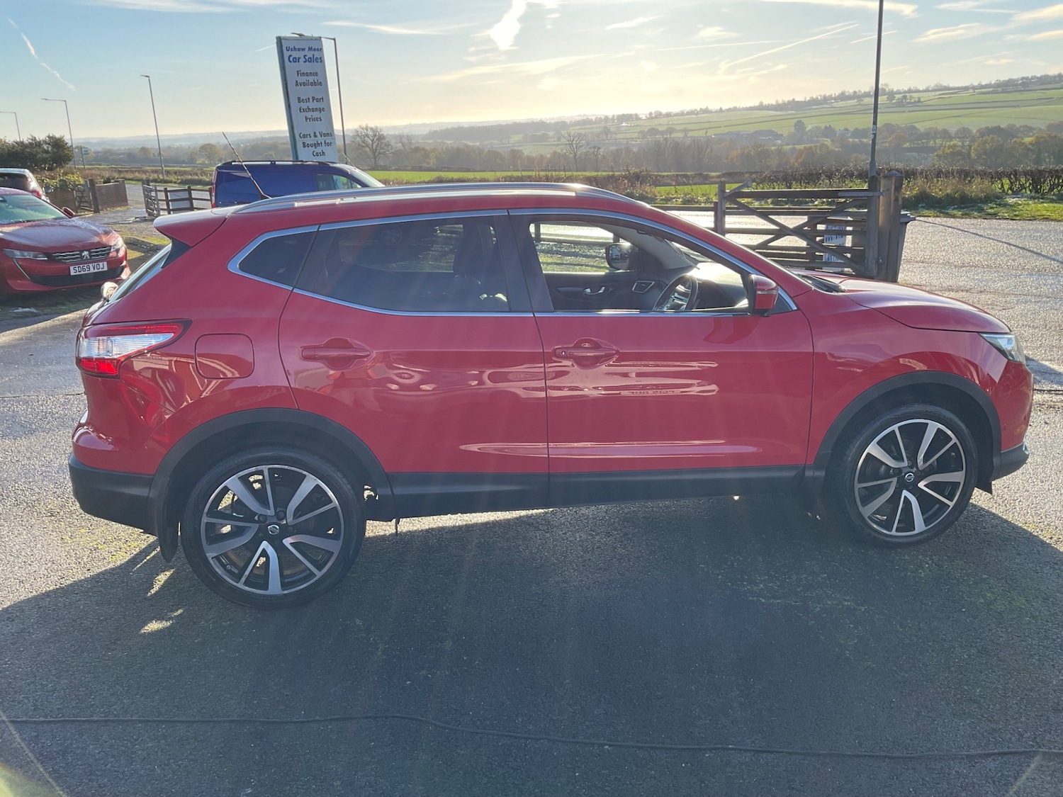 Used Nissan Qashqai 2015 for sale - 76651112: Photo 2