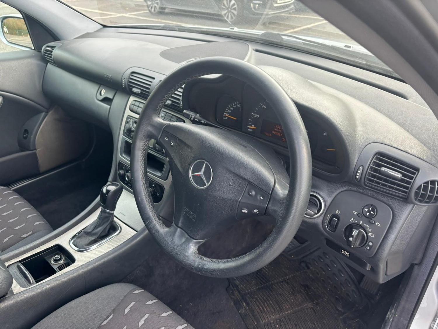 Used Mercedes-Benz C Class 2003 for sale - 76848686: Photo 12