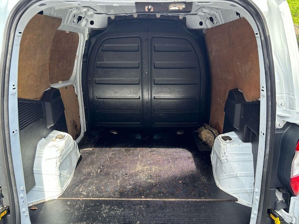 Used Ford Transit Courier 2015 for sale - 74439480: Photo 13