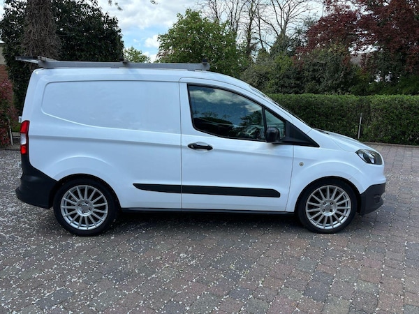 Used Ford Transit Courier 2015 for sale - 74439480: Photo 6