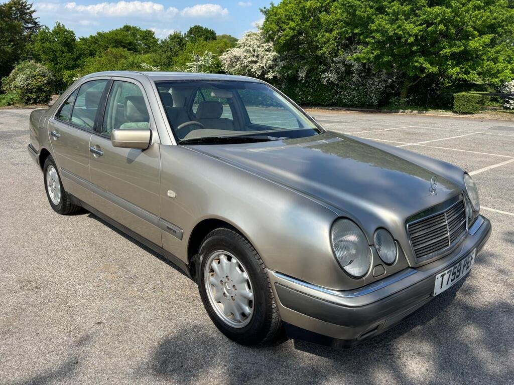 Used Mercedes-Benz E Class 1999 for sale - 76517816: Photo 17