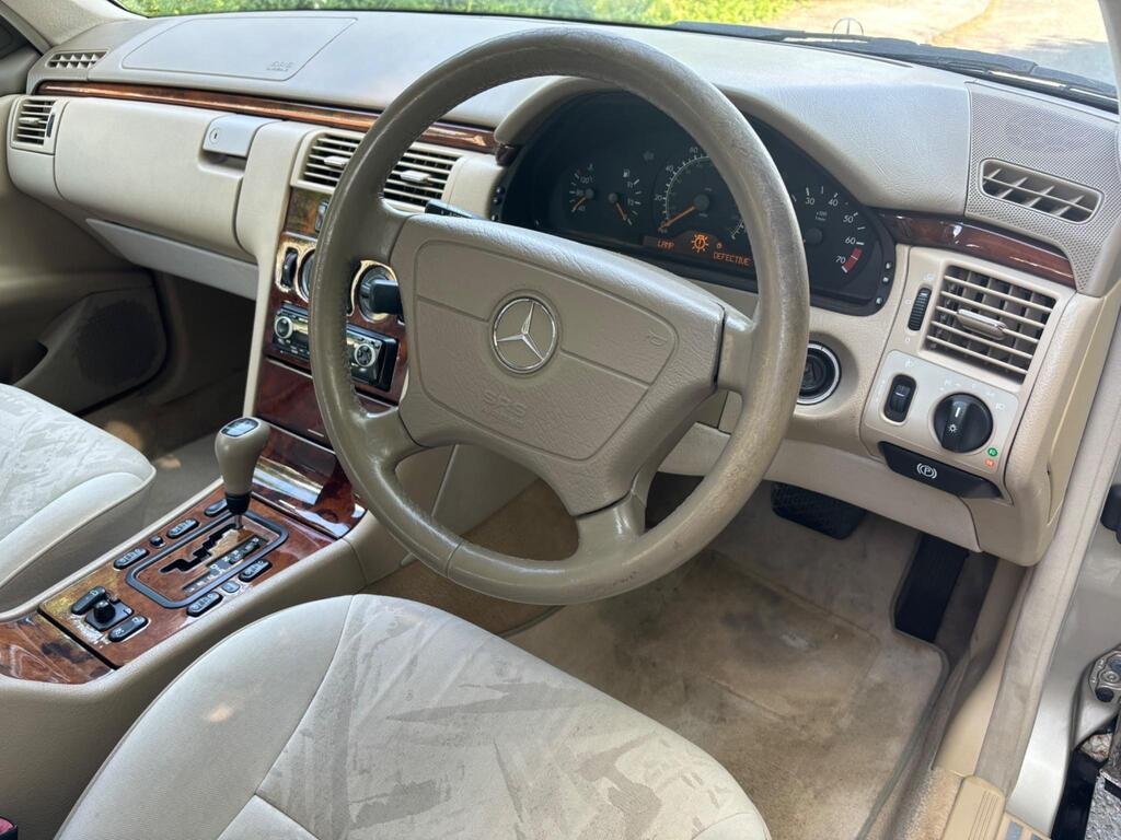 Used Mercedes-Benz E Class 1999 for sale - 76517816: Photo 18