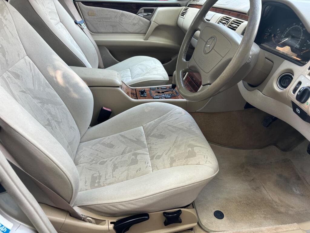 Used Mercedes-Benz E Class 1999 for sale - 76517816: Photo 19