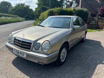 Used Mercedes-Benz E Class 1999 for sale - 76517816: Photo