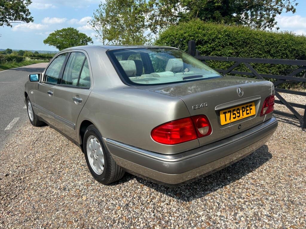 Used Mercedes-Benz E Class 1999 for sale - 76517816: Photo 2