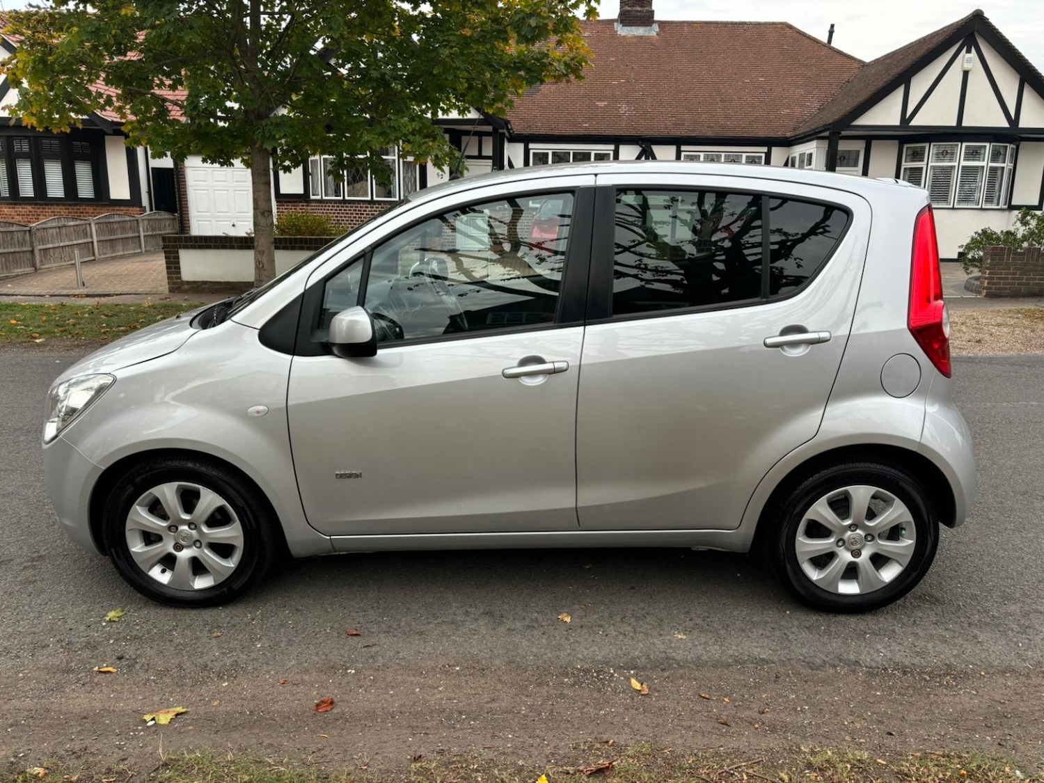 Used Vauxhall Agila 2010 for sale - 76517787: Photo 2