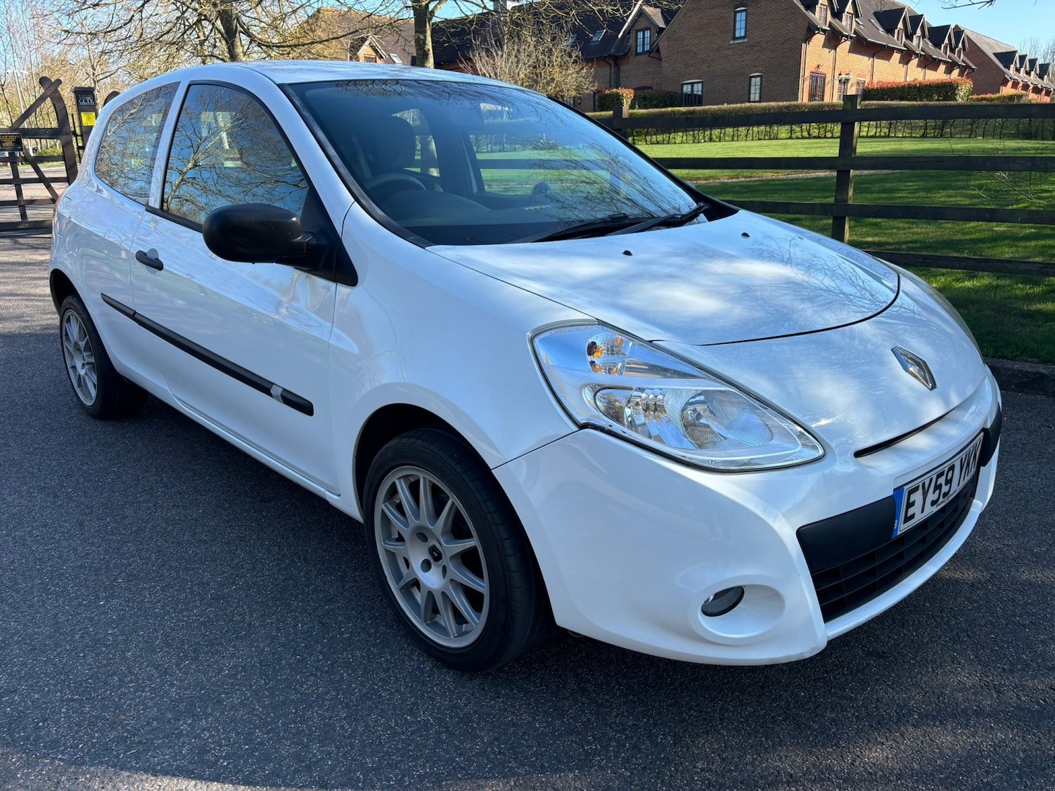 Used Renault Clio 2009 for sale - 76598766: Photo 3