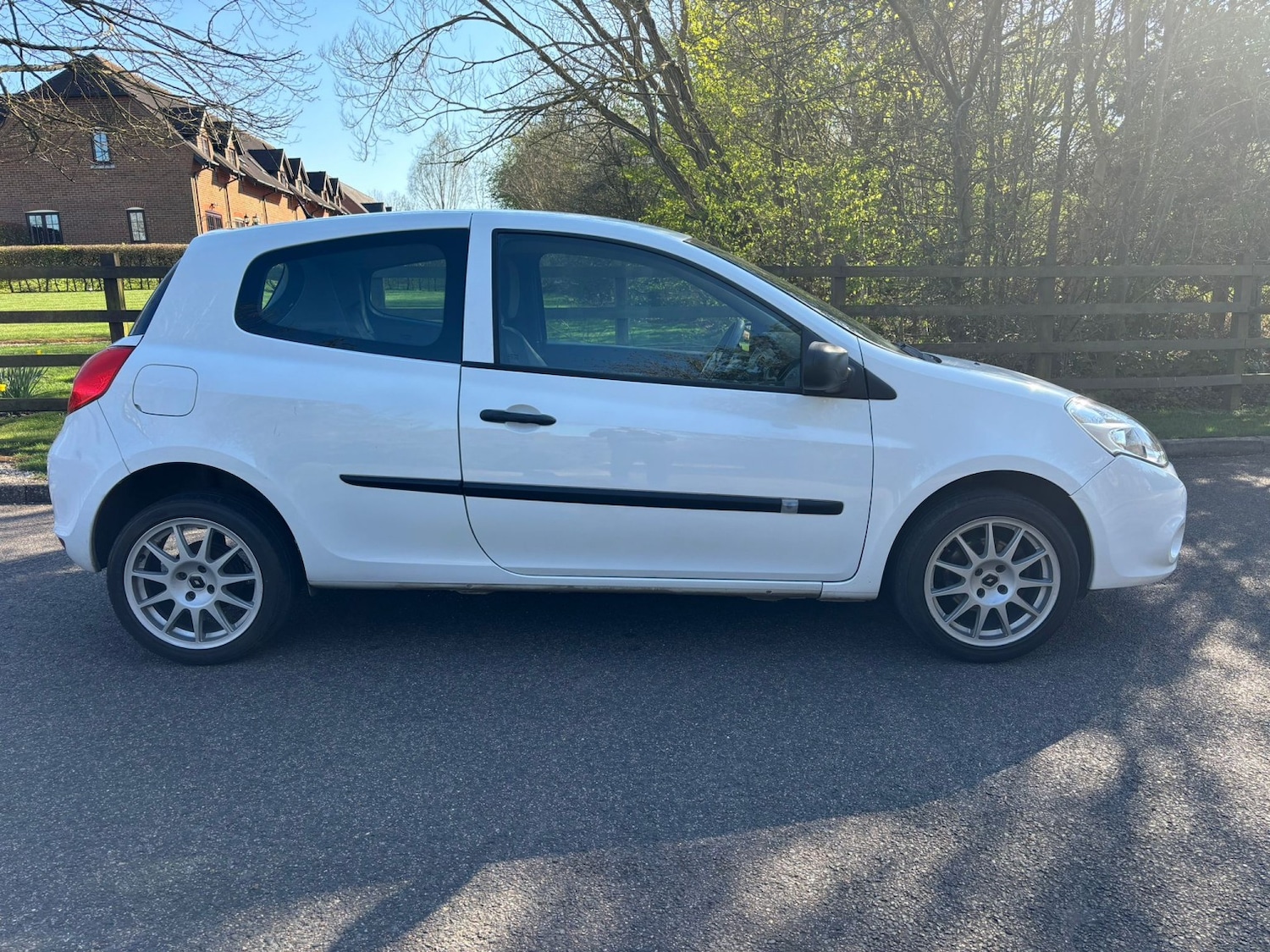 Used Renault Clio 2009 for sale - 76598766: Photo 5
