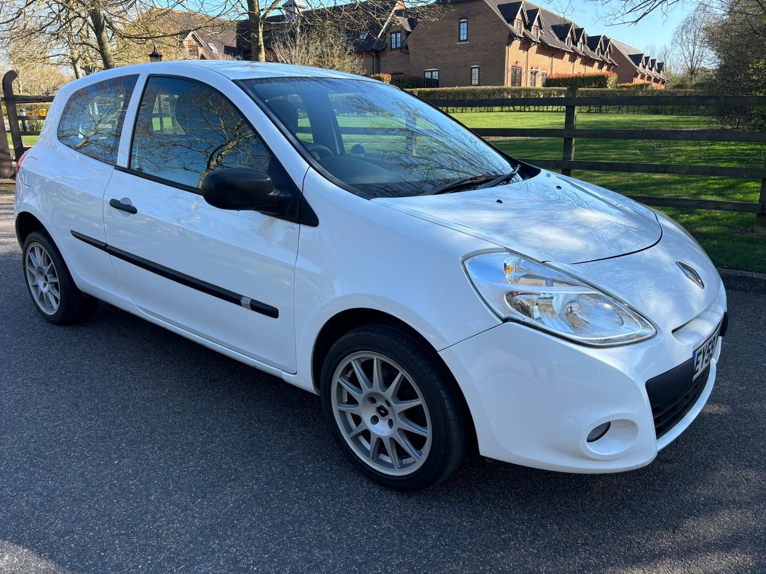 Used Renault Clio 2009 for sale - 76598766: Photo 9