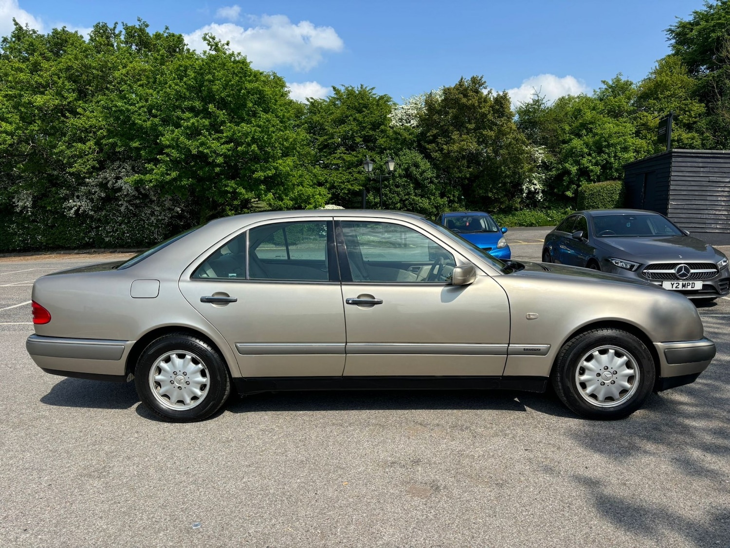 Used Mercedes-Benz E Class 1999 for sale - 77329248: Photo 8