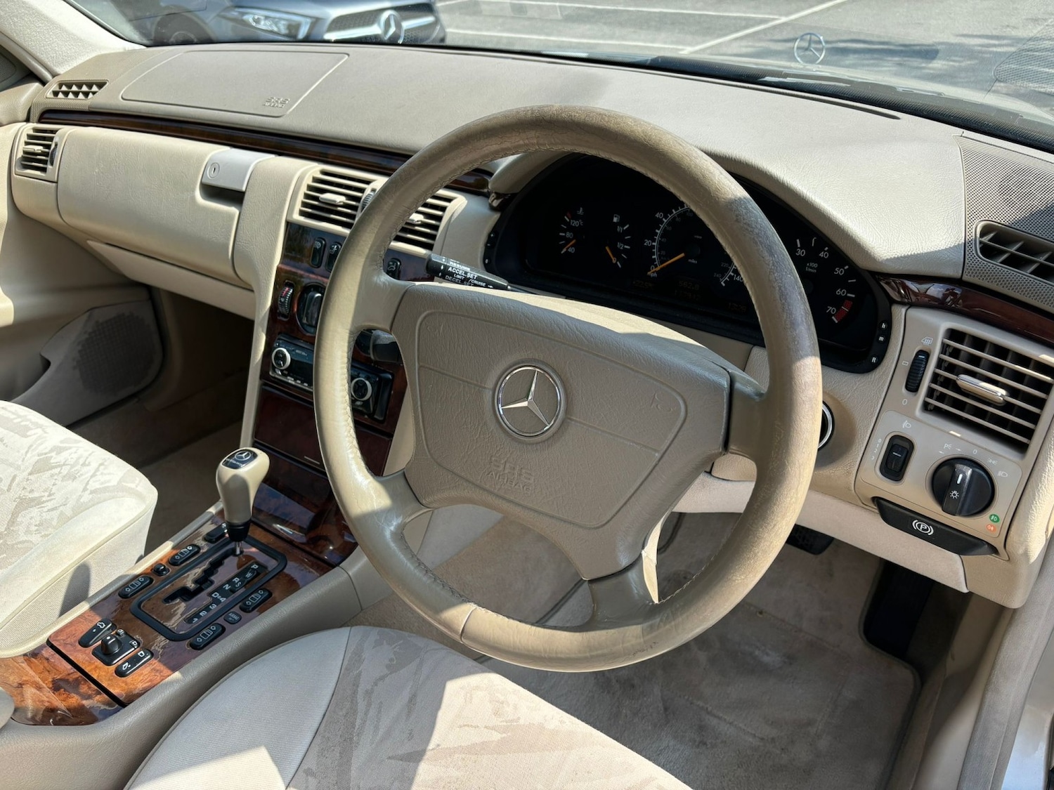 Used Mercedes-Benz E Class 1999 for sale - 77329248: Photo 9