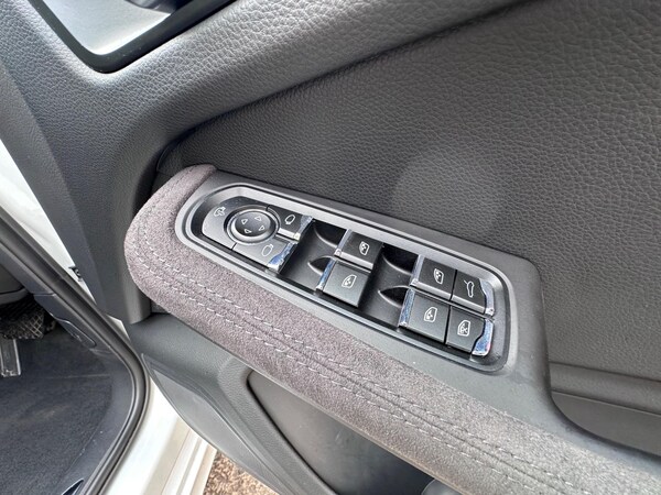 Used Porsche Macan 2023 for sale - 74895482: Photo 10