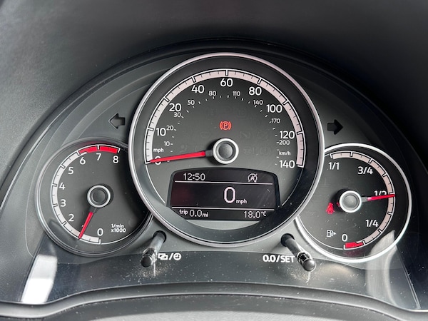 Used Volkswagen up! 2018 for sale - 75747373: Photo 5