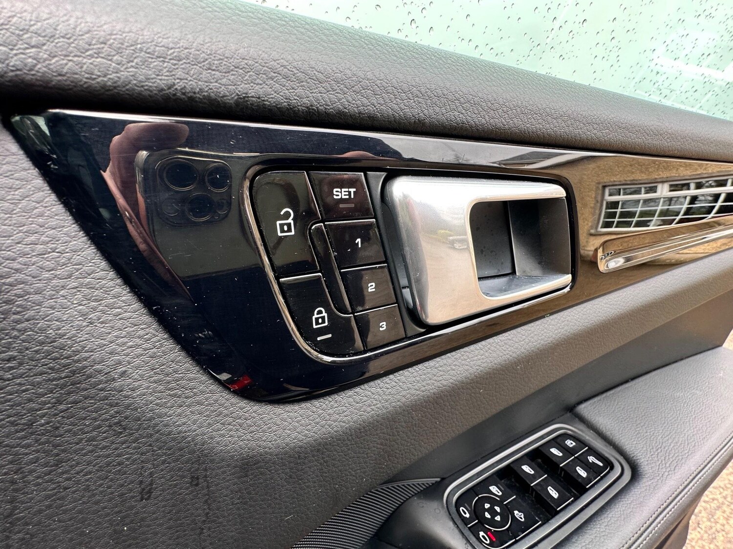 Used Porsche Cayenne for sale - 76270745: Photo 4