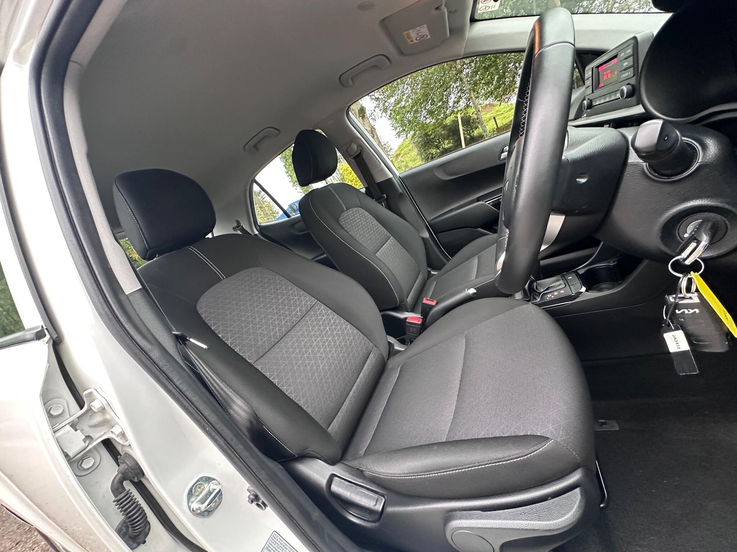 Used Kia Picanto 2022 for sale - 76306302: Photo 2