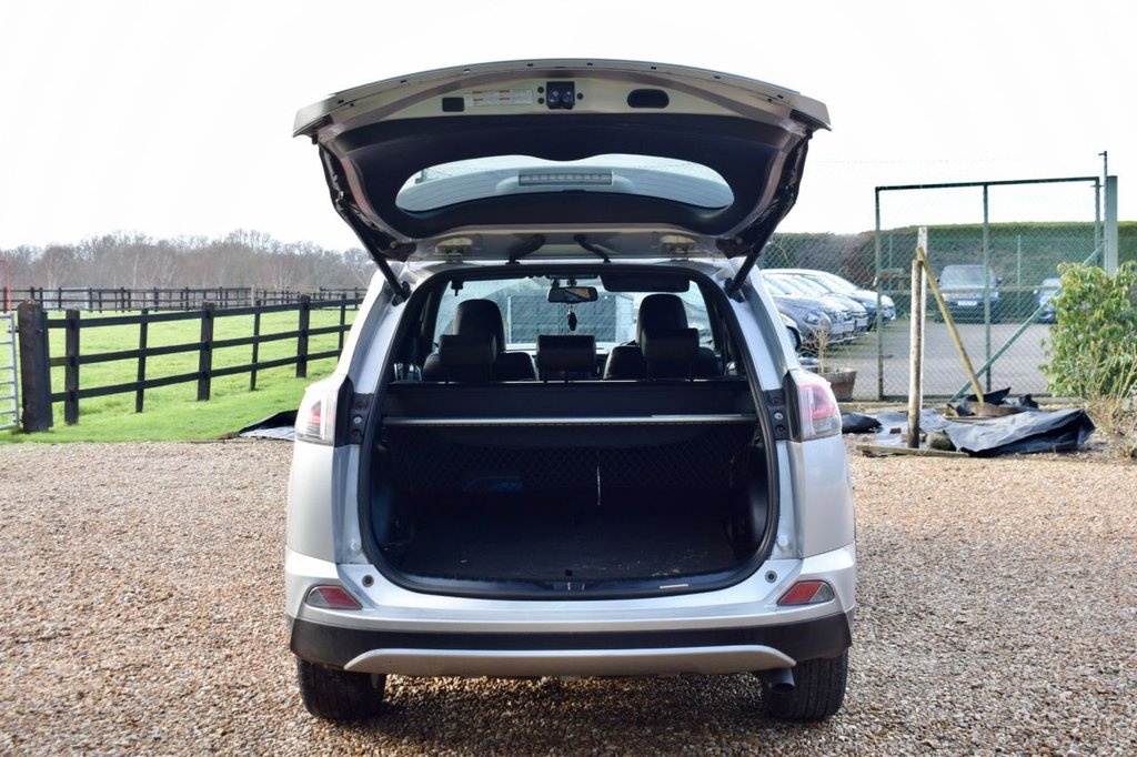 Used Toyota RAV4 2016 for sale - 77269079: Photo 11