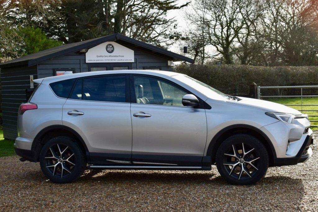 Used Toyota RAV4 2016 for sale - 77269079: Photo 14