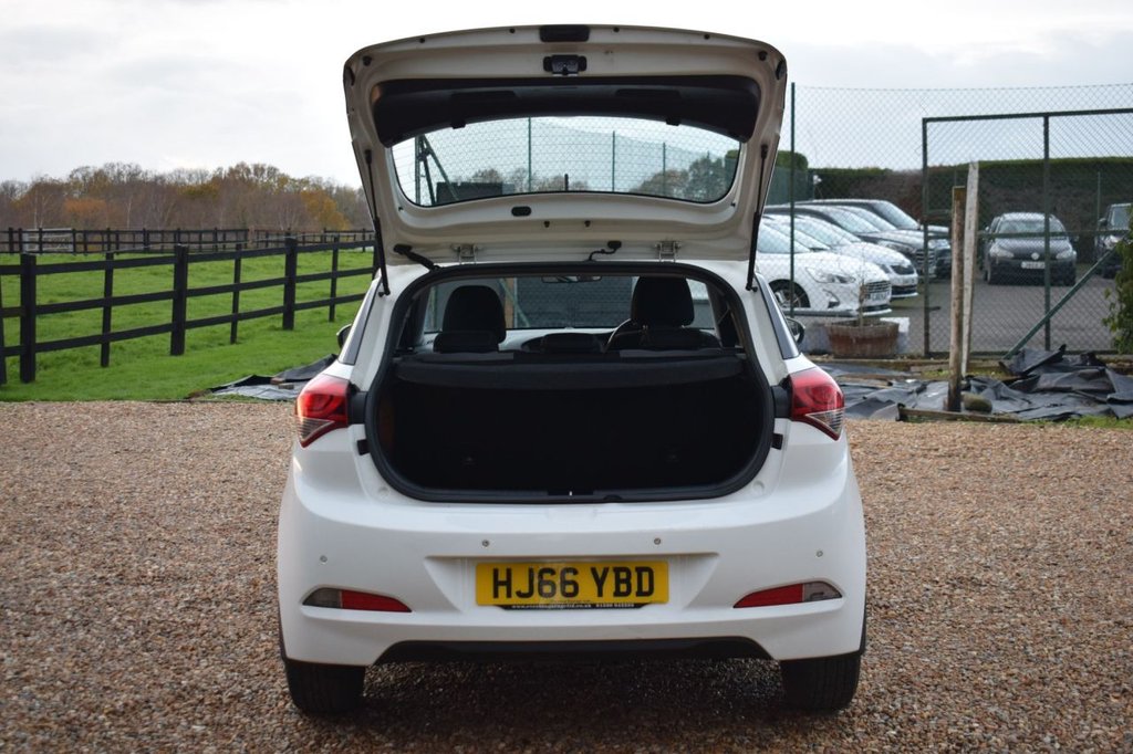 Used Hyundai i20 2017 for sale - 76901174: Photo 11