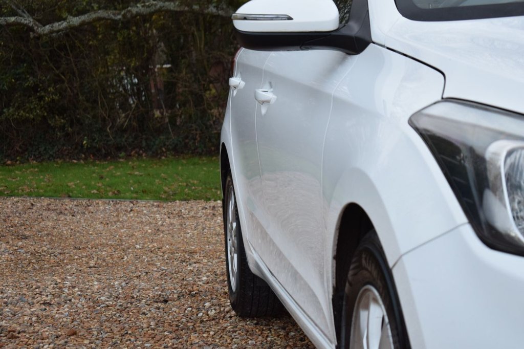 Used Hyundai i20 2017 for sale - 76901174: Photo 18