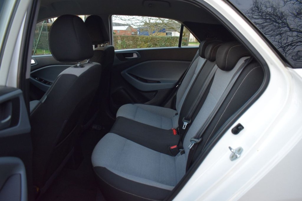 Used Hyundai i20 2017 for sale - 76901174: Photo 33