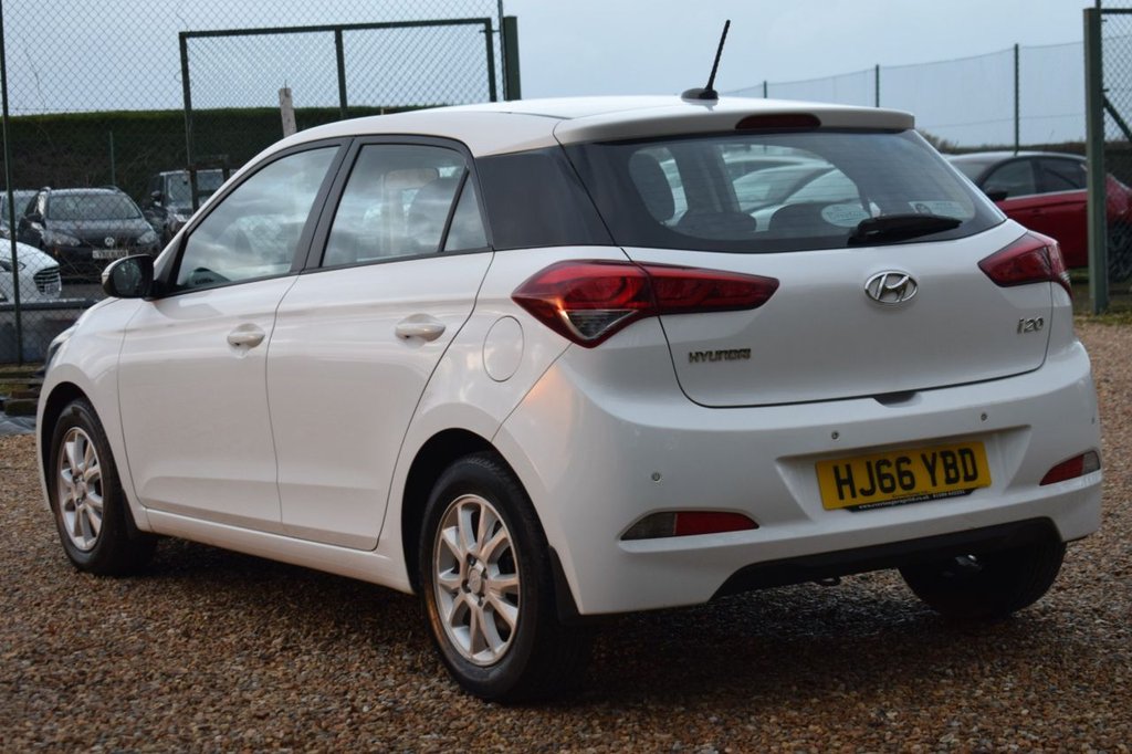 Used Hyundai i20 2017 for sale - 76901174: Photo 9
