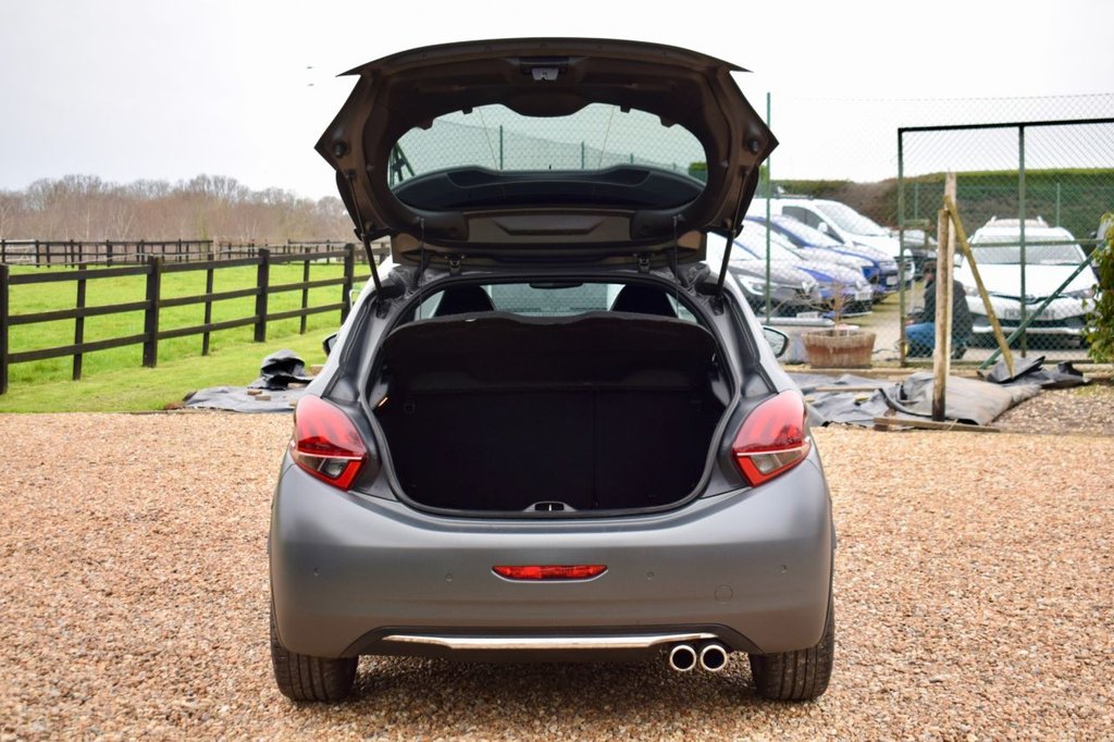 Used Peugeot 208 2016 for sale - 77588299: Photo 13