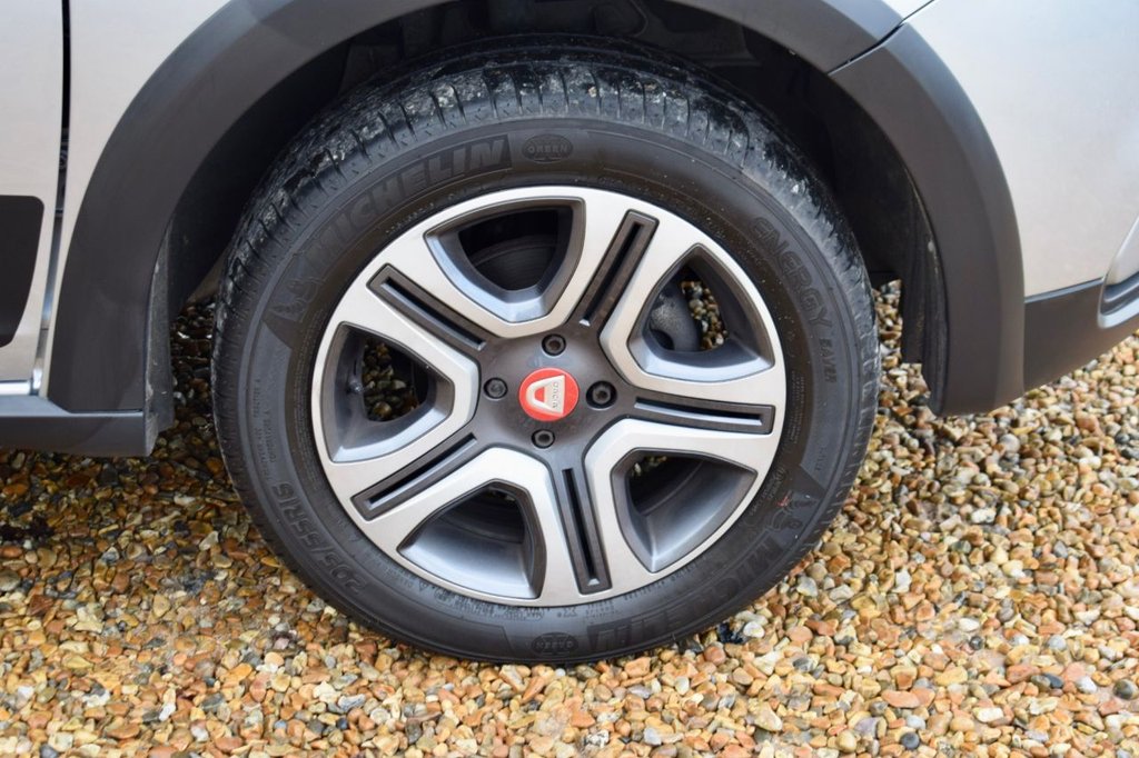 Used Dacia Sandero Stepway 2019 for sale - 76610282: Photo 19