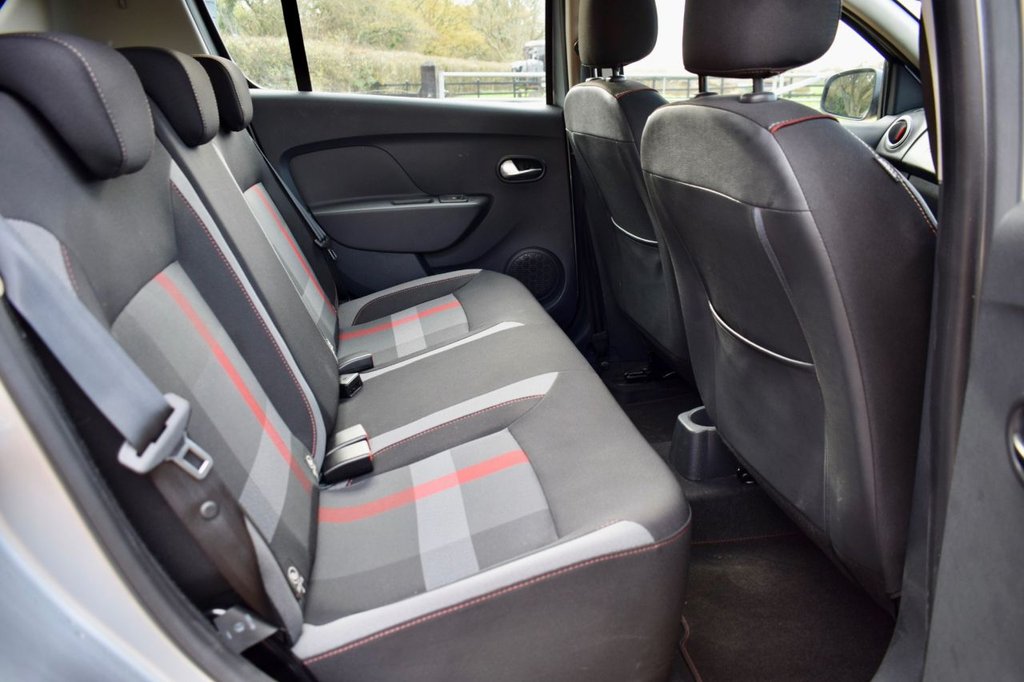 Used Dacia Sandero Stepway 2019 for sale - 76610282: Photo 30