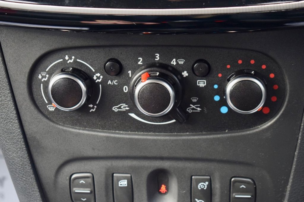 Used Dacia Sandero Stepway 2019 for sale - 76610282: Photo 38