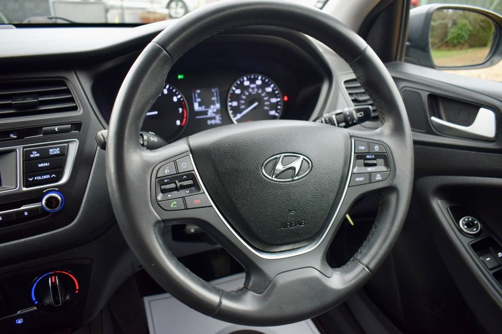 Used Hyundai i20 2017 for sale - 76900791: Photo 44