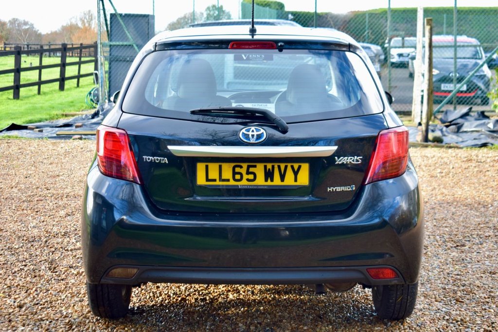 Used Toyota Yaris 2015 for sale - 76950363: Photo 10
